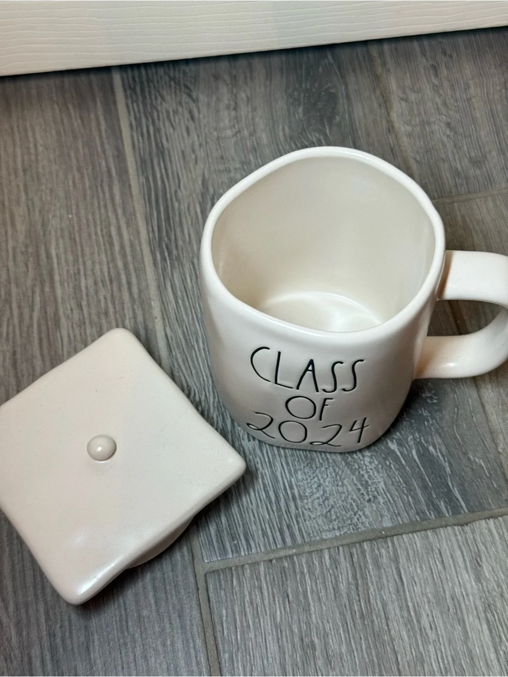 NWOT Rae Dunn Class of 2024 Mug